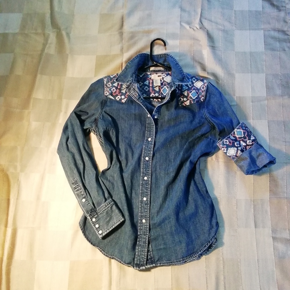 Levi's denim button-up shirt size M